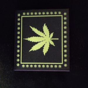 Hemp leaf wallet